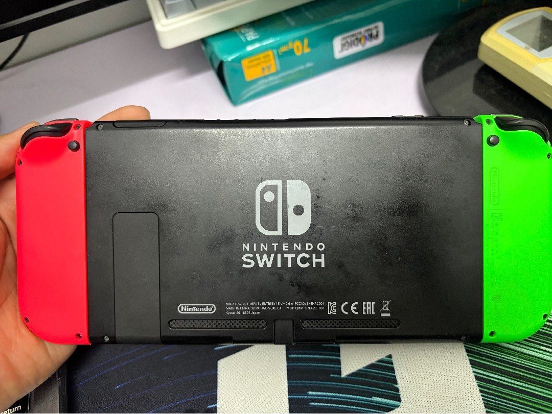 Nintendo Switch with games (Category: Nintendo) located in Kuala Lumpur. Submitted by farhanhadif (Listing ID 1455810708, Image 2). Description: Feel free to ask.