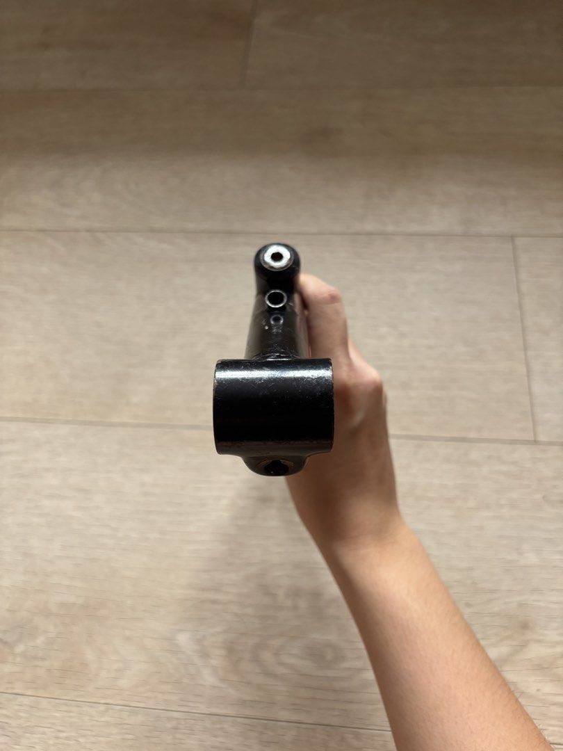 1" threaded stem (Category: Parts & Accessories) located in Singapore. Submitted by leethebean (Listing ID 1461481834, Image 2). Description: came with my old bike and now i no longer need selling to clear space price nego for fast deal.