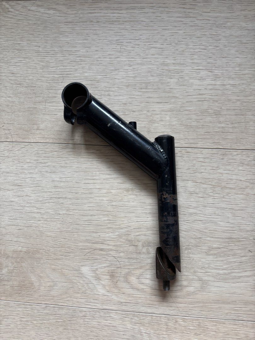 1" threaded stem (Category: Parts & Accessories) located in Singapore. Submitted by leethebean (Listing ID 1461481834, Image 1). Description: came with my old bike and now i no longer need selling to clear space price nego for fast deal.