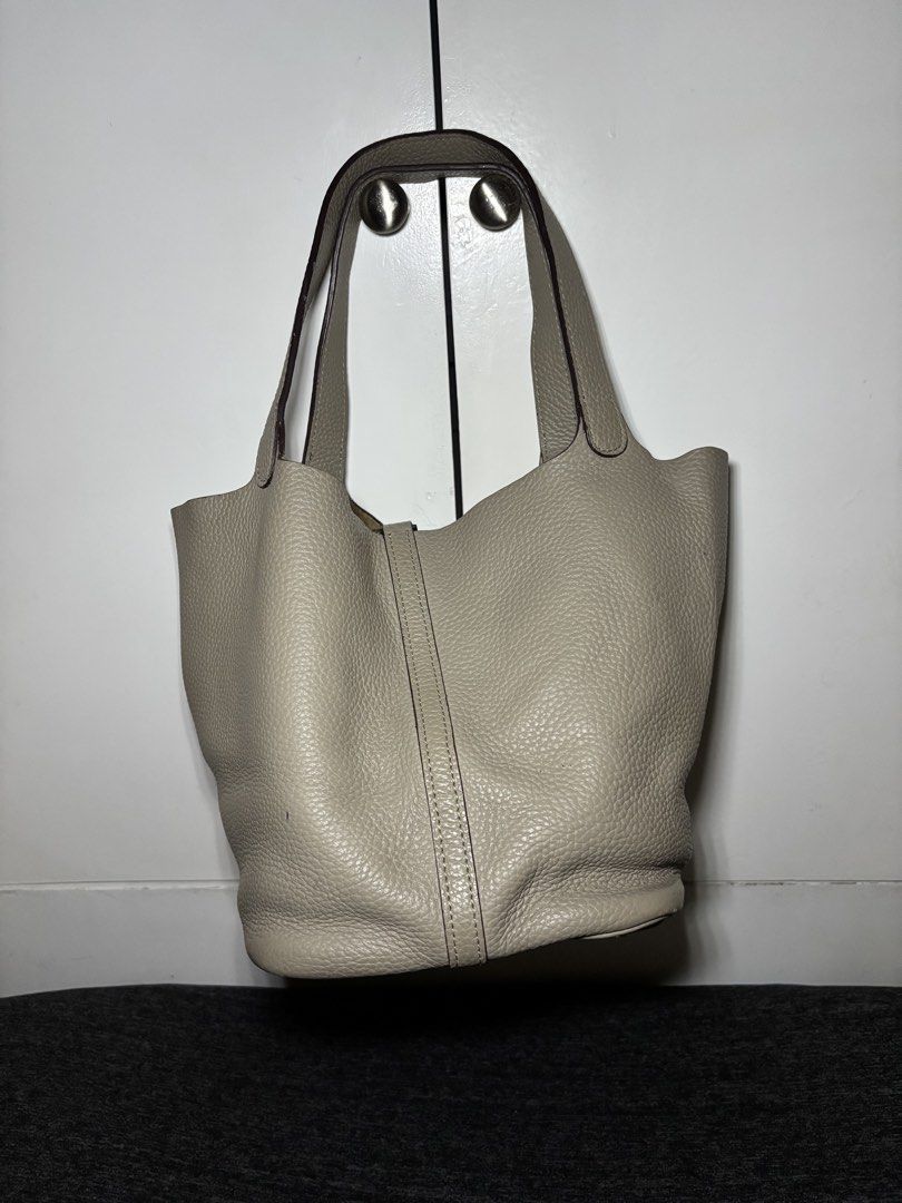 No Brand Picotin (20cm) (Category: Purses & Pouches) located in Kabacan. Submitted by kjfmcollectionph (Listing ID 1461463983, Image 2). Description: Ukay Please see photos for details and issues.