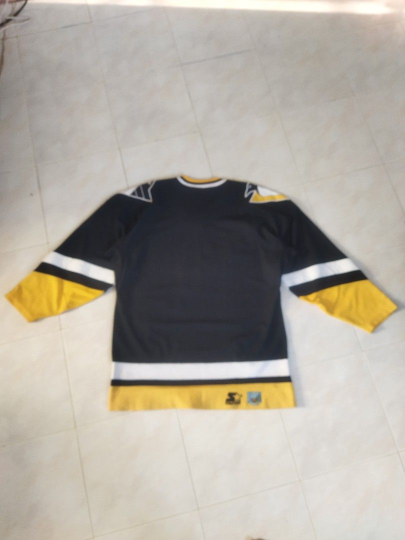 NO ISSUE (Category: Coats, Jackets and Outerwear) located in Manila. Submitted by kuya_tats420 (Listing ID 1461335532, Image 2). Description: FOR SALE ❗ 25x29.