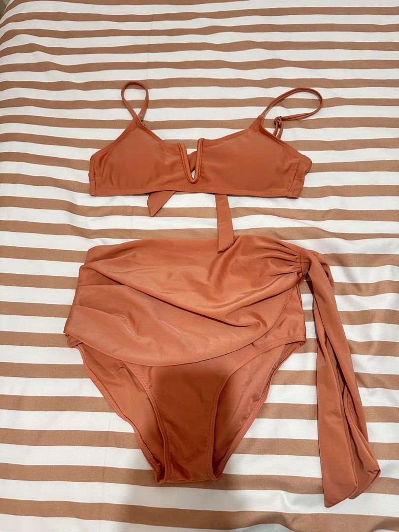 Nude Two-piece Bikini Set (Category: Bikinis & Swimsuits) located in Valenzuela. Submitted by shopbychacha (Listing ID 1461385469, Image 1). Description: Nude Two-piece bikini set Can fit from XS to S.