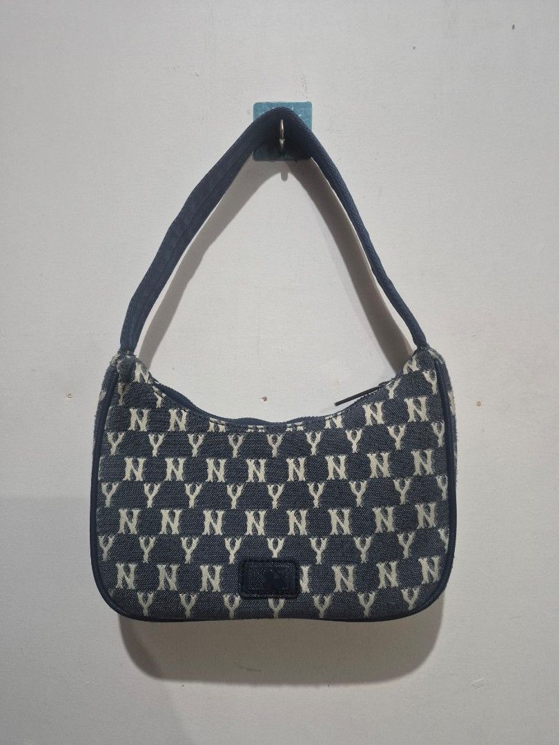 NY MLB KILI BAG (Category: Shoulder Bags) located in Bulacan. Submitted by vince4593 (Listing ID 1461523025, Image 2). Description: NY MLB KILI BAG EXCELLENT CONDITION NO ISSUED.