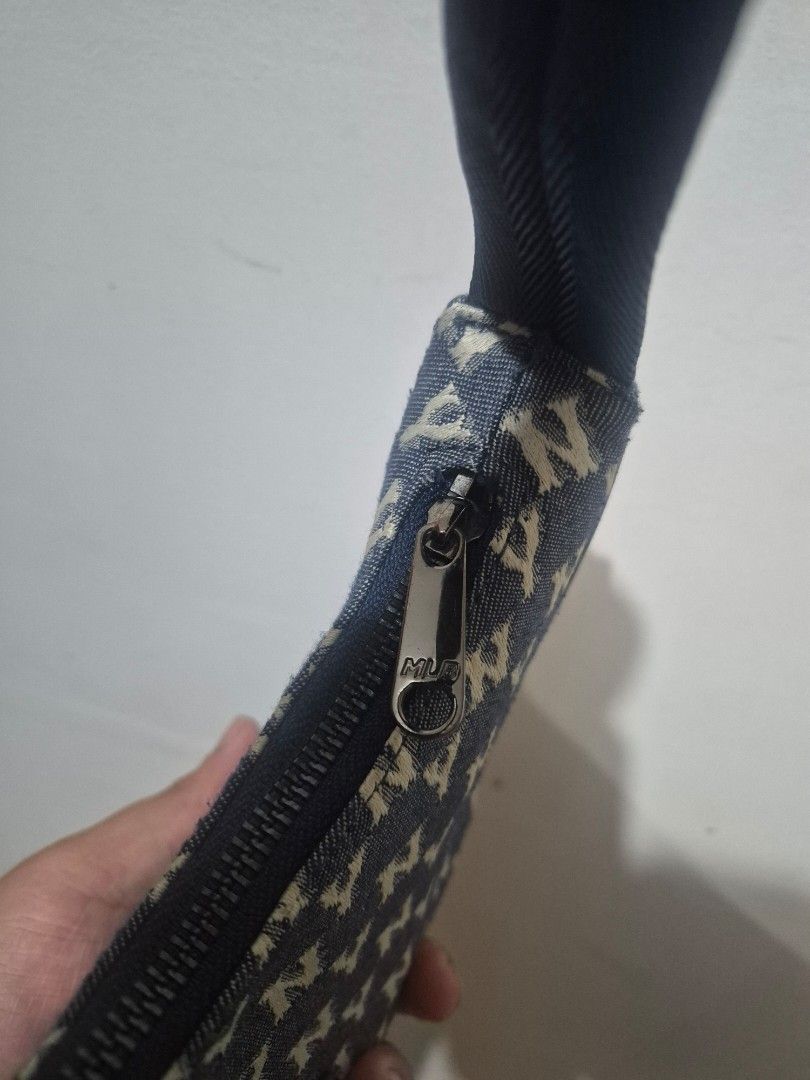 NY MLB KILI BAG (Category: Shoulder Bags) located in Bulacan. Submitted by vince4593 (Listing ID 1461523025, Image 3). Description: NY MLB KILI BAG EXCELLENT CONDITION NO ISSUED.