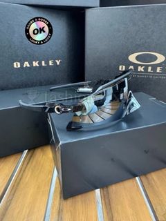 (Category: ) located in . Submitted by fashion.luxe.collection (Listing ID 1461539880, Image 1). Description: .