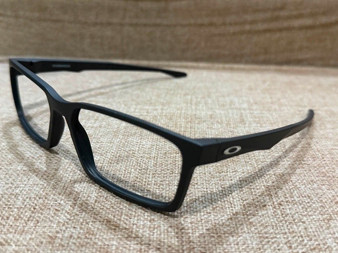 Oakley Overhead Rx Big Frame (Category: Sunglasses & Eyewear) located in Iloilo. Submitted by grail.dibs (Listing ID 1461553973, Image 2). Description: - Satin black Oakley eyeglasses - Size 59 - Oakley logo detail on the temple - Unit only, no pouch/case, no demo glass +SF.
