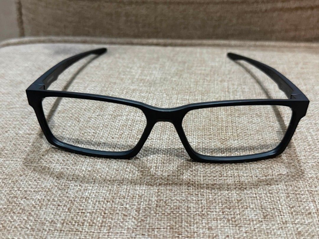 Oakley Overhead Rx Big Frame (Category: Sunglasses & Eyewear) located in Iloilo. Submitted by grail.dibs (Listing ID 1461553973, Image 1). Description: - Satin black Oakley eyeglasses - Size 59 - Oakley logo detail on the temple - Unit only, no pouch/case, no demo glass +SF.
