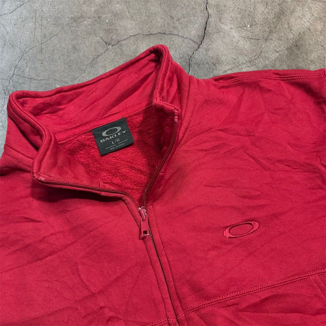 Oakley Red Full-zip mock neck jacket (Category: Coats, Jackets and Outerwear) located in Manila. Submitted by marx_g (Listing ID 1461540669, Image 2). Description: Oakley Red Full-zip mock neck jacket Size L Width: 22 Length: 27 PRICE: 1800 plus shipping fee.
