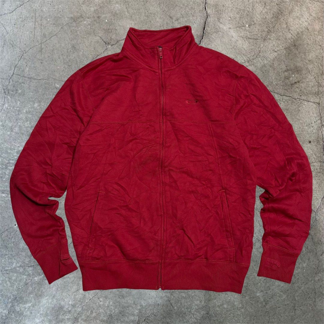 Oakley Red Full-zip mock neck jacket (Category: Coats, Jackets and Outerwear) located in Manila. Submitted by marx_g (Listing ID 1461540669, Image 1). Description: Oakley Red Full-zip mock neck jacket Size L Width: 22 Length: 27 PRICE: 1800 plus shipping fee.