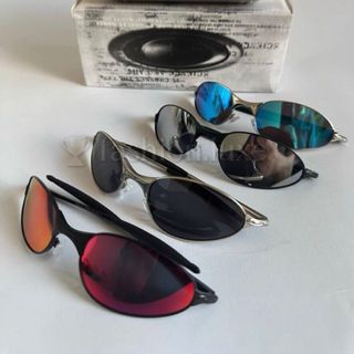 (Category: ) located in . Submitted by fashion.luxe.collection (Listing ID 1461543232, Image 1). Description: .