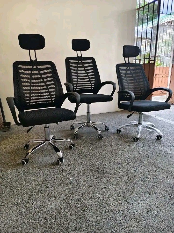 Office Chair (Category: Chairs) located in Makati City. Submitted by oideme (Listing ID 1461435939, Image 2). Description: .