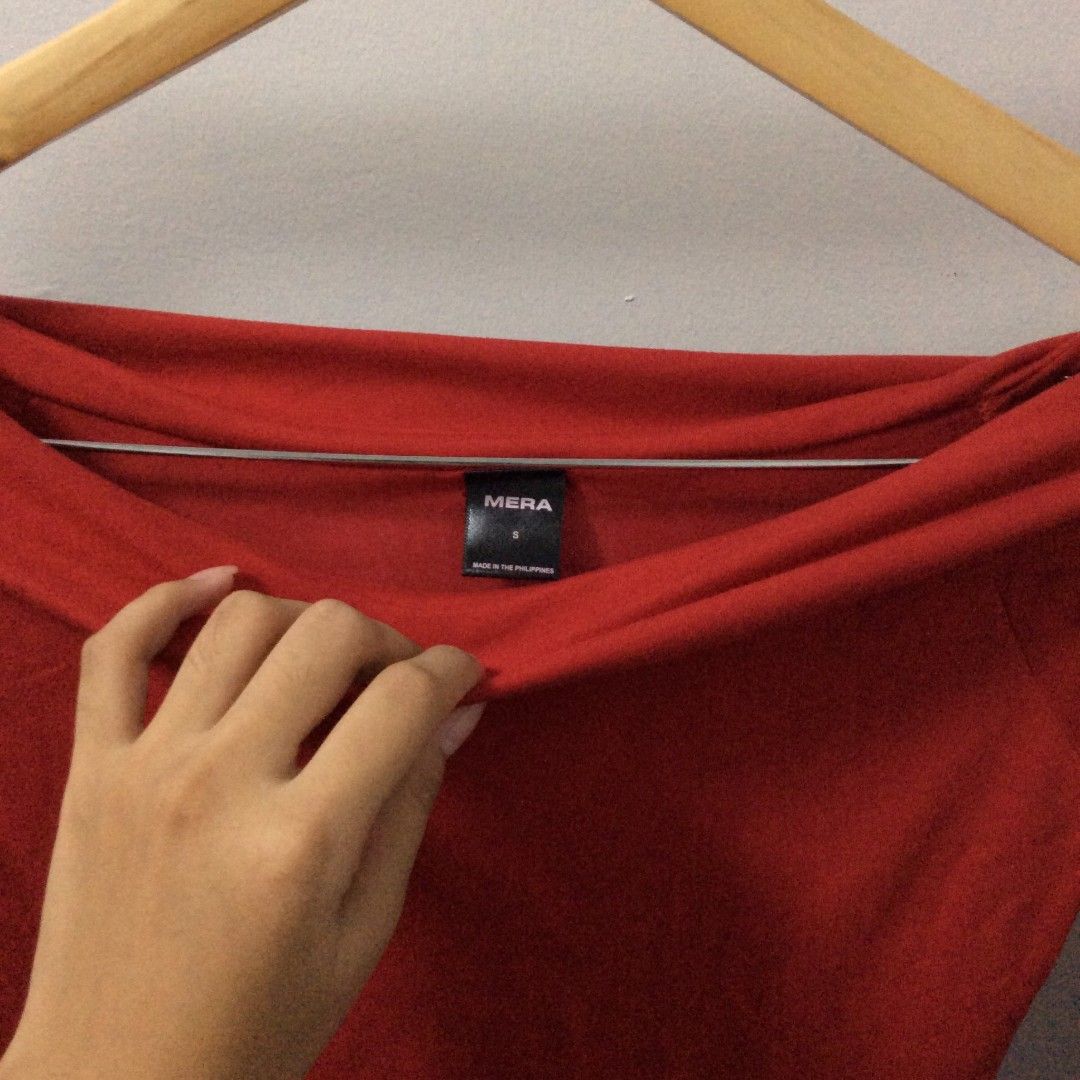 Off-Shoulder long sleeve MERA (Category: Longsleeves) located in Manila. Submitted by swishyyy (Listing ID 1461324624, Image 2). Description: ⁠ー price negotiable 🏷️ - Chic red off-shoulder long sleeve top - Proudly made in the Philippines - Crafted from soft, comfortable fabric - Relaxed and comfortable fit - Perfect for dressing up or down - Pairs beautifully with jeans or skirts.