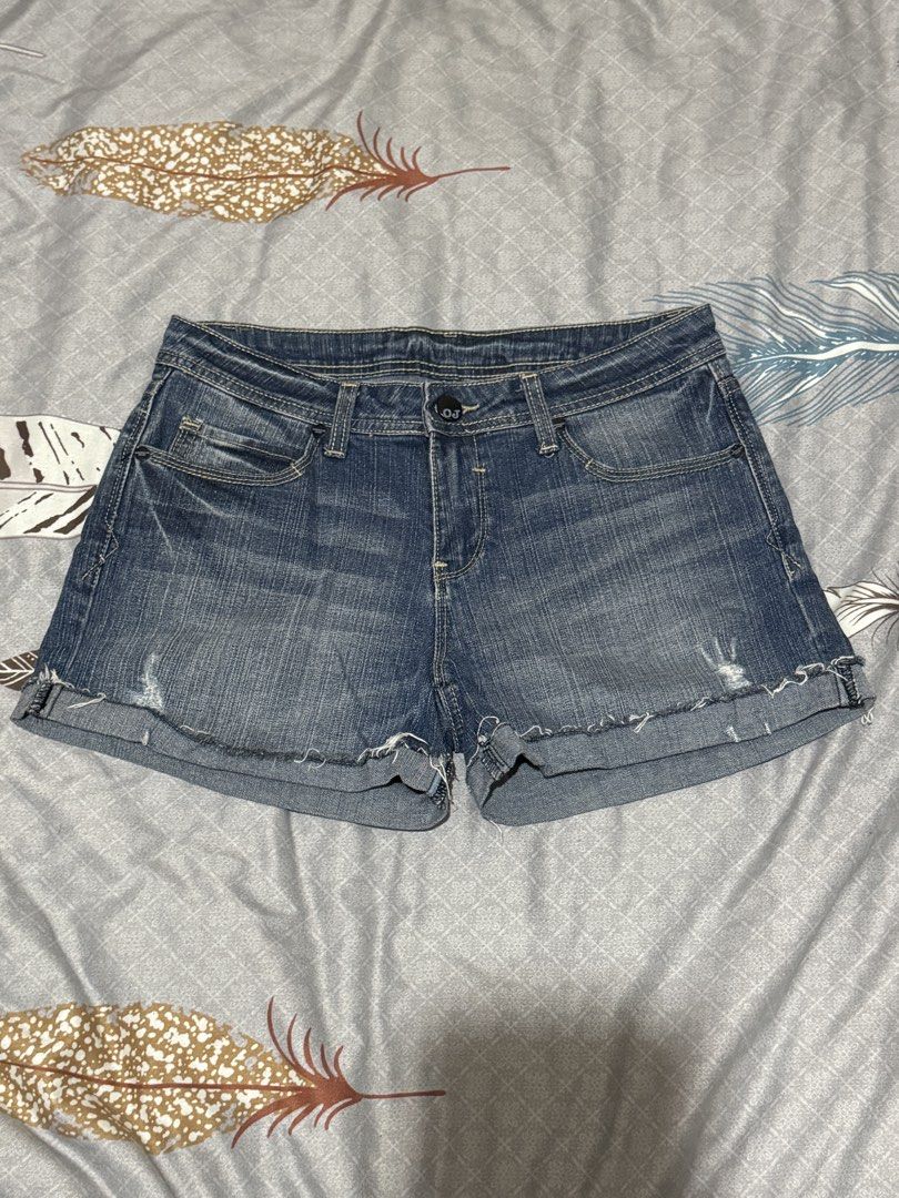 OJ by Herbench Denim Shorts Size 27 (Category: Shorts) located in Makati City. Submitted by refind.prelove.finds (Listing ID 1461398979, Image 1). Description: - OJ by Herbench Limited Edition Denim Shorts - Size: 27 - Material: 100% Natural Cotton Denim - Features: Frayed hem detail, Distressed look.