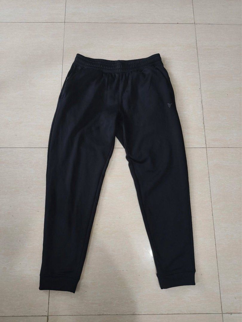 Old navy active jogger (Category: Joggers) located in Iloilo. Submitted by trinamaweeee (Listing ID 1461462022, Image 3). Description: Old n*vy jogger authentic size: 30-32x36 condition: 9.5 color: 10 issue: none.