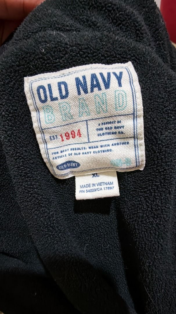 Old Navy Black Zip-Up Jacket (Category: Coats, Jackets and Outerwear) located in Las Pinas. Submitted by moonryse (Listing ID 1461414194, Image 2). Description: [ITEM DETAILS] * size: XL * other details:Relaxed, athletic zip-up jacket with long sleeves * condition: Used ! mop: gcash or bank transfer ! mod: jnt, lalamove or can negotiate.