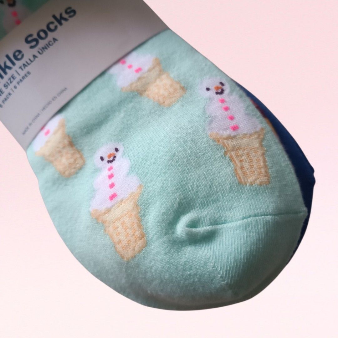 Old Navy Christmas Ankle Socks (Category: Socks & Tights) located in Quezon City. Submitted by firstlovedbyb (Listing ID 1461373436, Image 3). Description: Authentic Old Navy Women's Ankle Socks. 6 pairs in 1 pack. Christmas design..