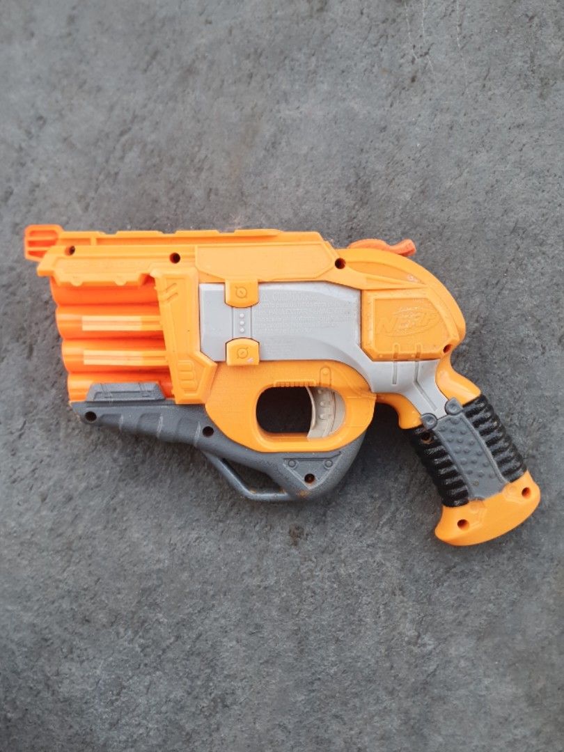 Old Nerf Toy Guns (Category: Action & Battle Toys) located in Manila. Submitted by luckyzen8 (Listing ID 1461558312, Image 3). Description: Take all for 299 only Sone are working Buy as is For pick up/Lalamove Pin : Molave Art Gallery Nova Homes, Novaliches QC Salamat po🙏.