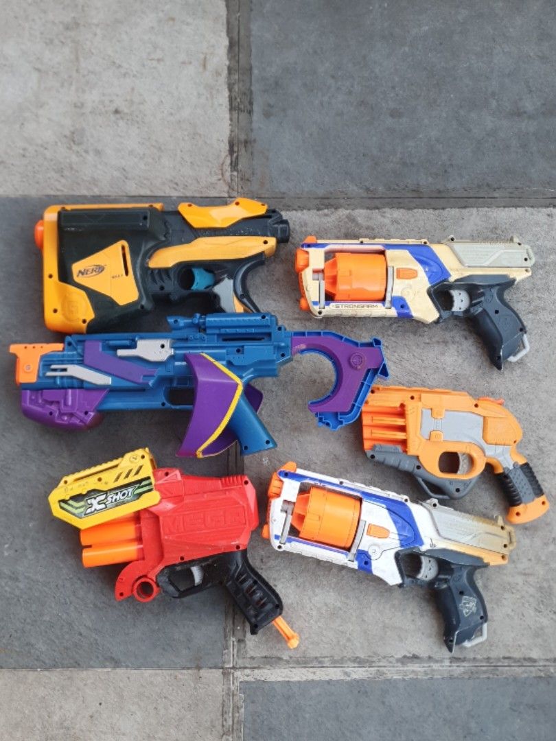 Old Nerf Toy Guns (Category: Action & Battle Toys) located in Manila. Submitted by luckyzen8 (Listing ID 1461558312, Image 1). Description: Take all for 299 only Sone are working Buy as is For pick up/Lalamove Pin : Molave Art Gallery Nova Homes, Novaliches QC Salamat po🙏.