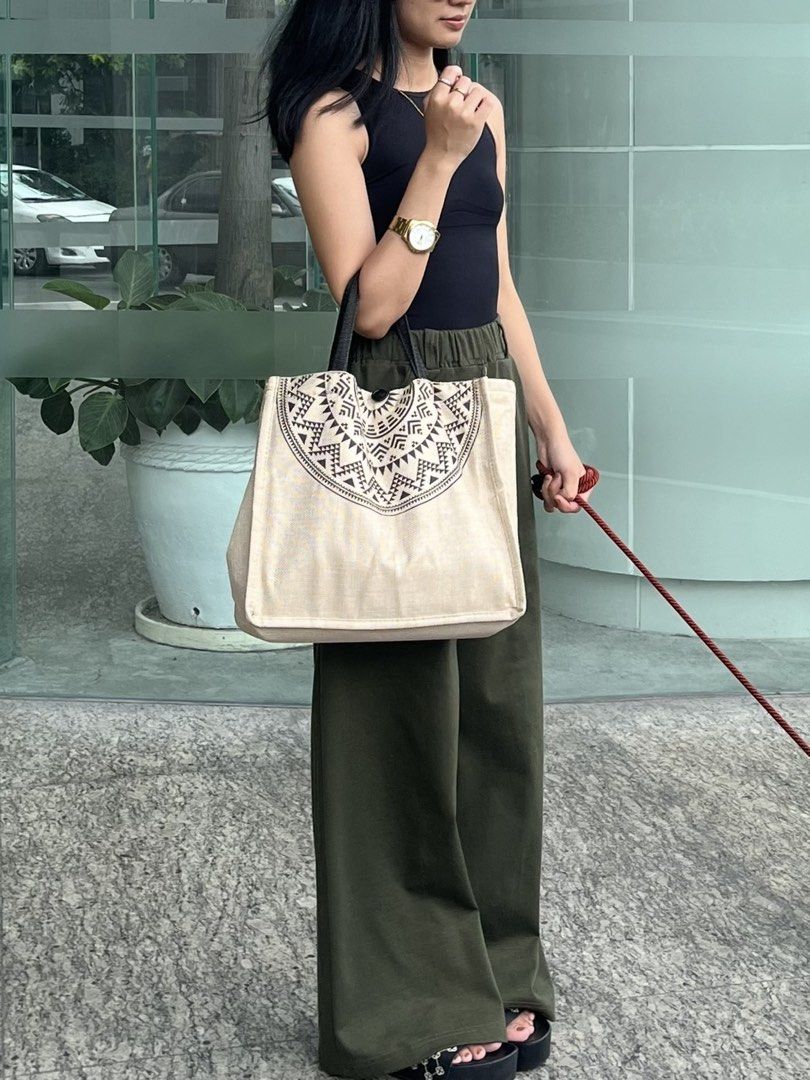 Olive Green Wide Leg Pants (Category: Other Bottoms) located in Manila. Submitted by angelasebreo (Listing ID 1461433378, Image 2). Description: • perf for school fits or casual days ☻ • price is still negotiable for sure buyers STRICTLY NO RETURN/REFUND .