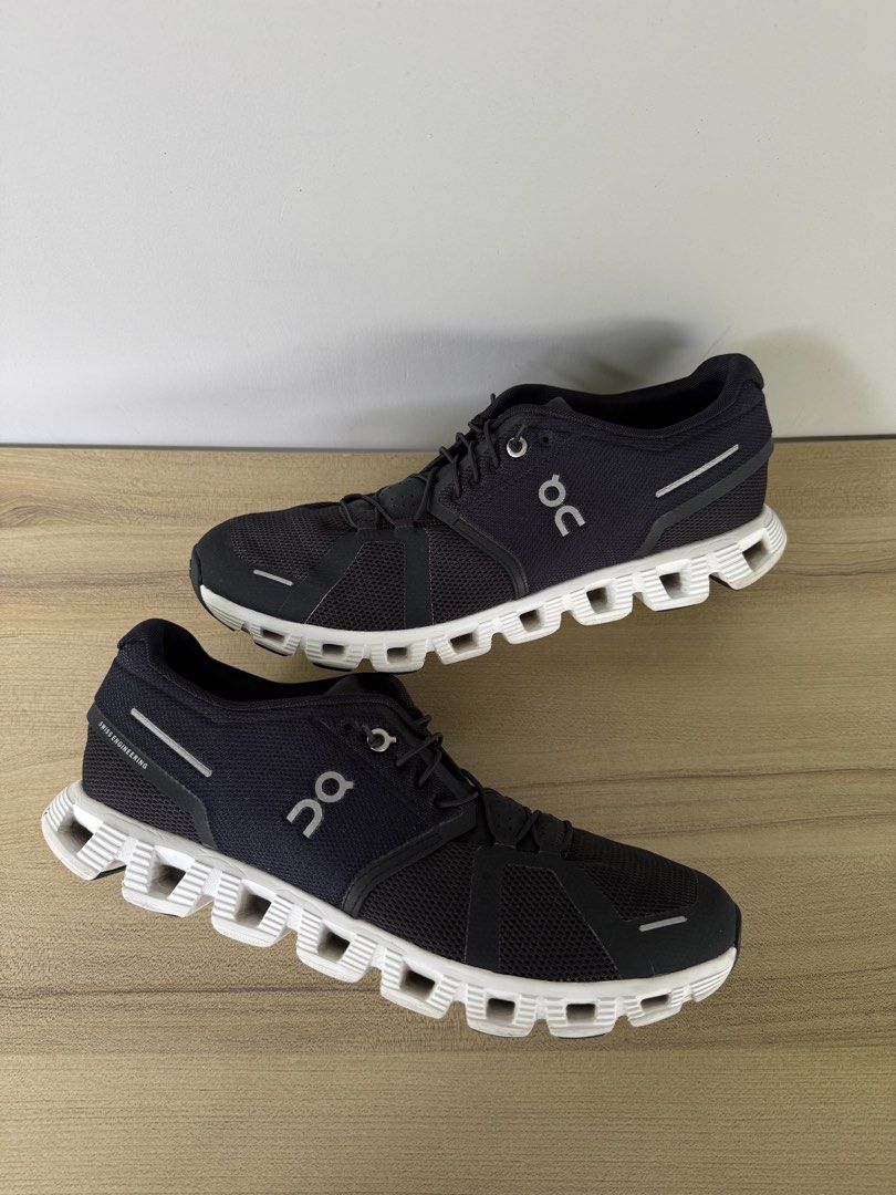 On Cloud 5 (Category: Sneakers) located in Cauayan City . Submitted by Thevintagecode (Listing ID 1461343006, Image 3). Description: On Cloud 5 Size: 9 US | 42.5 EU | 27 CM Excellent condition Original | Authentic Mode of payment:Gcash Loc:Isabela Province .