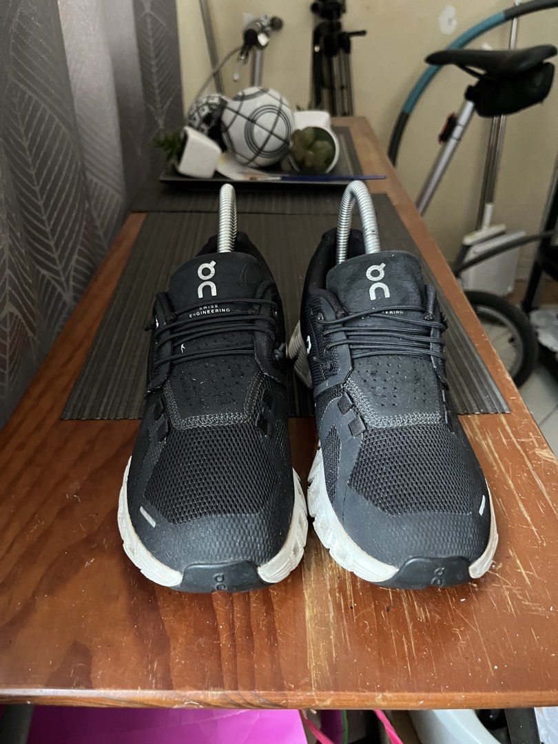 On Cloud 5 Running (Category: Sneakers) located in Las Pinas. Submitted by deepsouthe (Listing ID 1461381079, Image 3). Description: On Cloud Running W7, 5uk, 38eu, 24cm Legit pair Lightly used in VG condition No issues, slight wear signs only Php4,950 plus sf Las Pinas area.