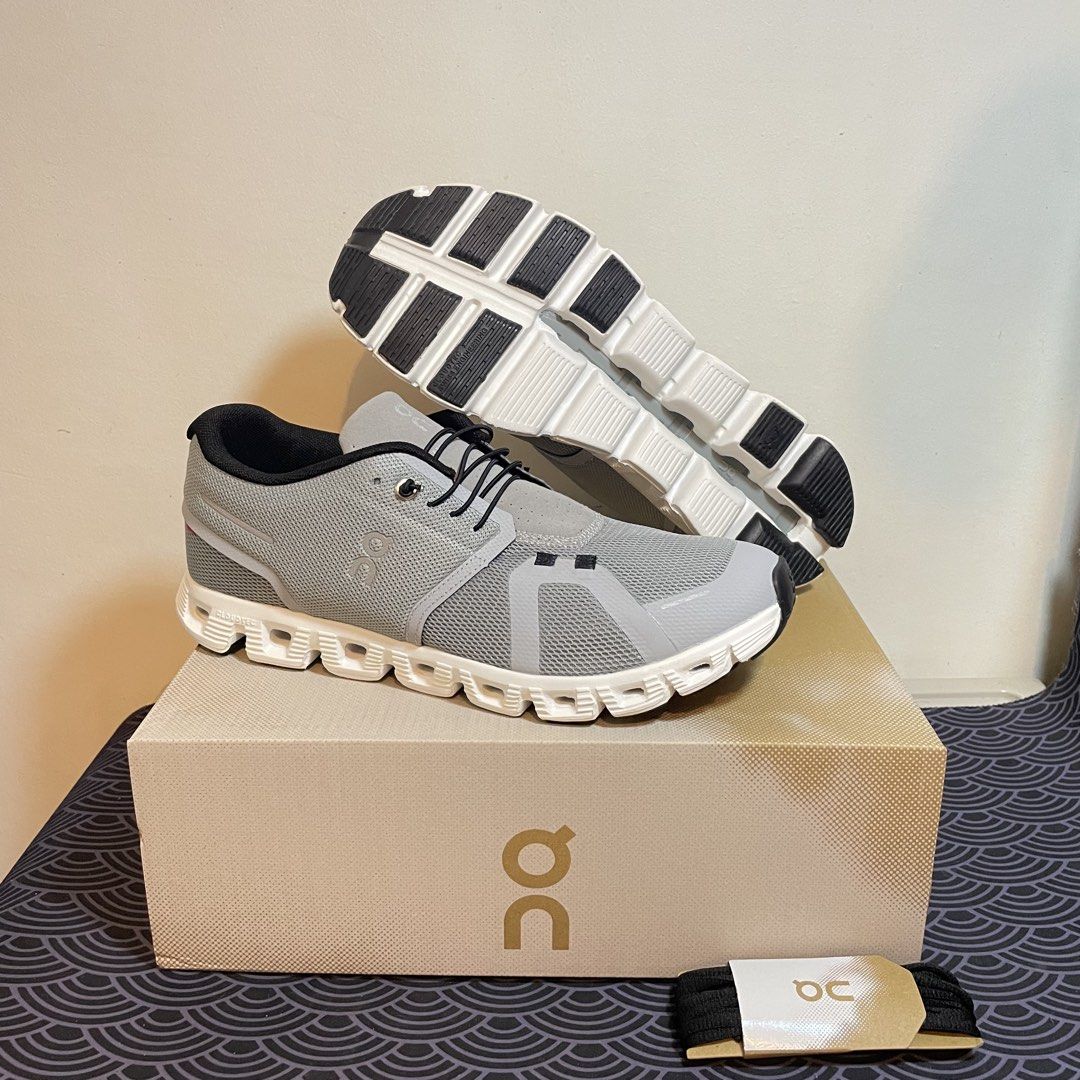 Oncloud 5 (Category: Sneakers) located in Manila. Submitted by bads0824 (Listing ID 1461435393, Image 2). Description: Oncloud 5 Size 9.5 us mens/ 43 euro Brandnew w/ box Pm for details.