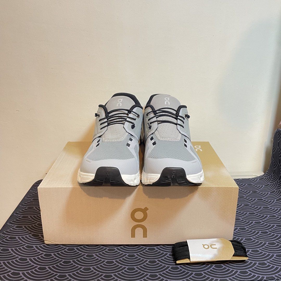Oncloud 5 (Category: Sneakers) located in Manila. Submitted by bads0824 (Listing ID 1461435393, Image 3). Description: Oncloud 5 Size 9.5 us mens/ 43 euro Brandnew w/ box Pm for details.