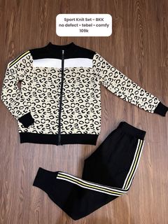 (Kategori: ) berada di . Dikirim oleh hey_tita (ID iklan 1461553913, Gambar 1). Deskripsi: .