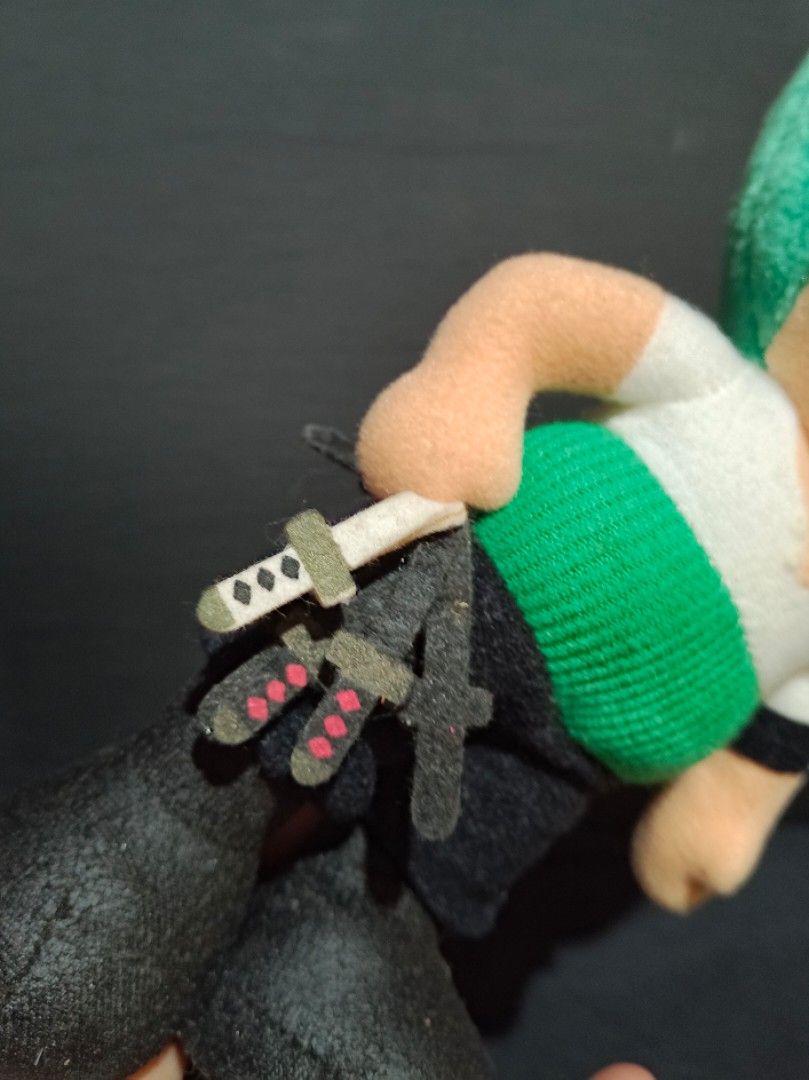 One-piece Roronoa Zoro' Vintage Plush 2000 (Category: Plushies & Soft Toys) located in Compostela. Submitted by buenaflora04681 (Listing ID 1461452810, Image 3). Description: 7-8 inches Get as is wyswyg....
