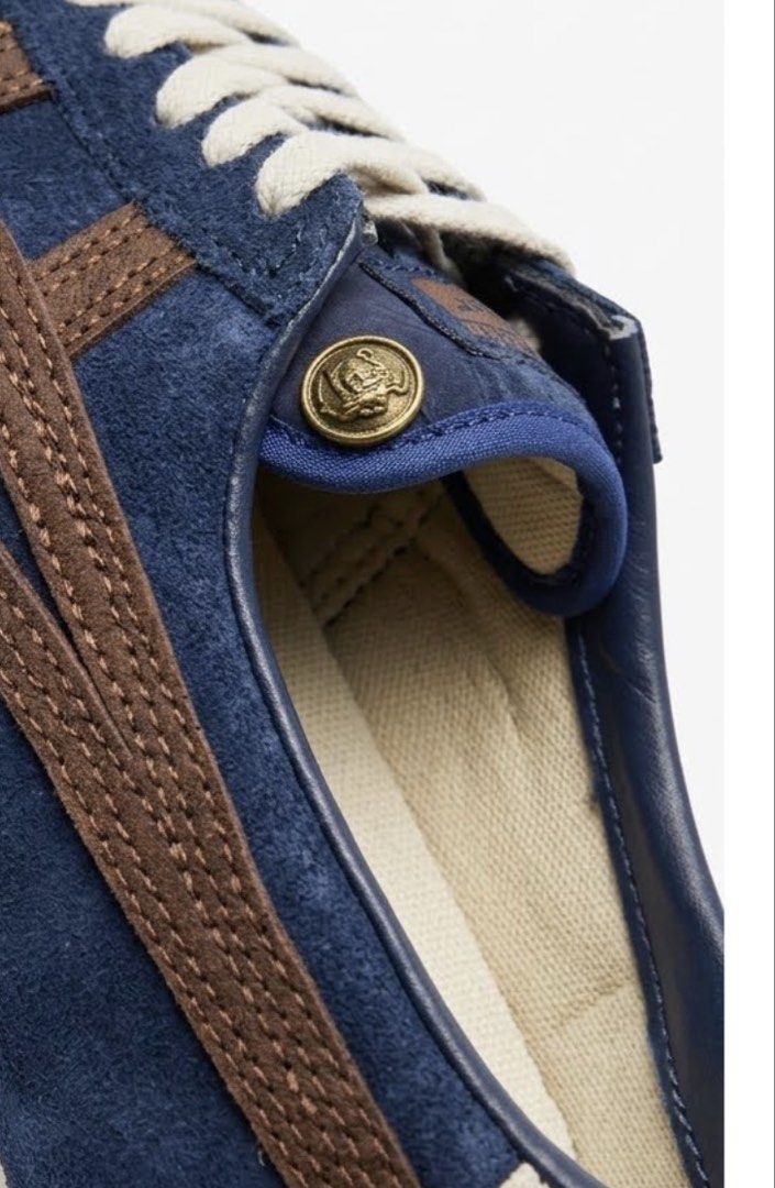 Onits x Versace (Category: Sneakers & Footwear) located in Manila. Submitted by cire027 (Listing ID 1461369034, Image 3). Description: On Hand Original materials With certificate of conformity Made in Japan Chat for more details .