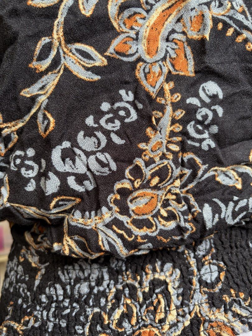 ONLY bohemian-inspired paisley and floral pattern (Category: Blouses) located in Santol. Submitted by lululane (Listing ID 1461397807, Image 2). Description: .