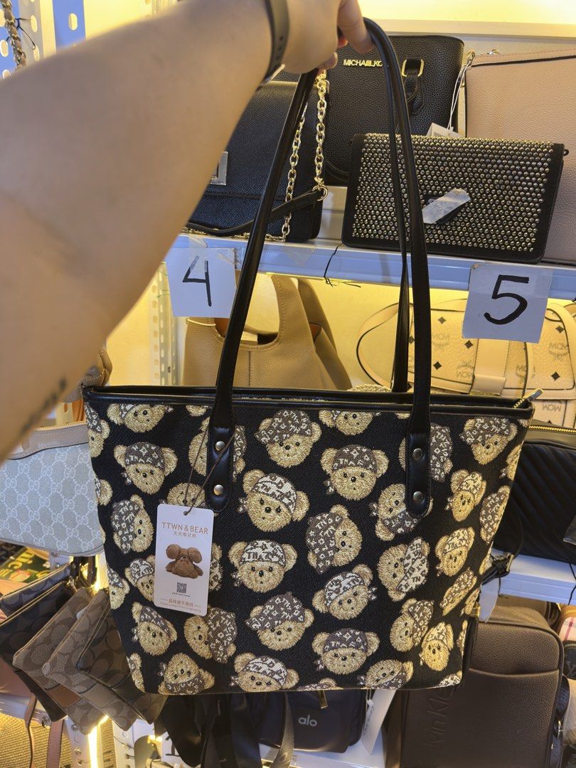 Orig Tote Bag (Category: Tote Bags) located in Binmaley. Submitted by amayscollections (Listing ID 1461369259, Image 1). Description: 0n $aLe. OG Tote Bag✨ ₱599 nalang💸 100/10 yung quality nya ses walang halong joke very ganda in person nahahawakan yung mga bear prints money back pag di mo nagustuhan to YES TO C0D✅ add 70 only🔥 Disclaimer: ‼️ This Page is not Associated or Affiliated with any of this following brands. All Copyrights reserved to