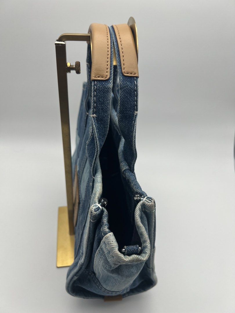 Original Marc Jacobs Denim Sling Bag (Category: Luxury Bags & Wallets) located in Cavite. Submitted by authenticbagshavenbyvalg (Listing ID 1461327417, Image 2). Description: Guaranteed Original 💯 very good condition rare no major issue.
