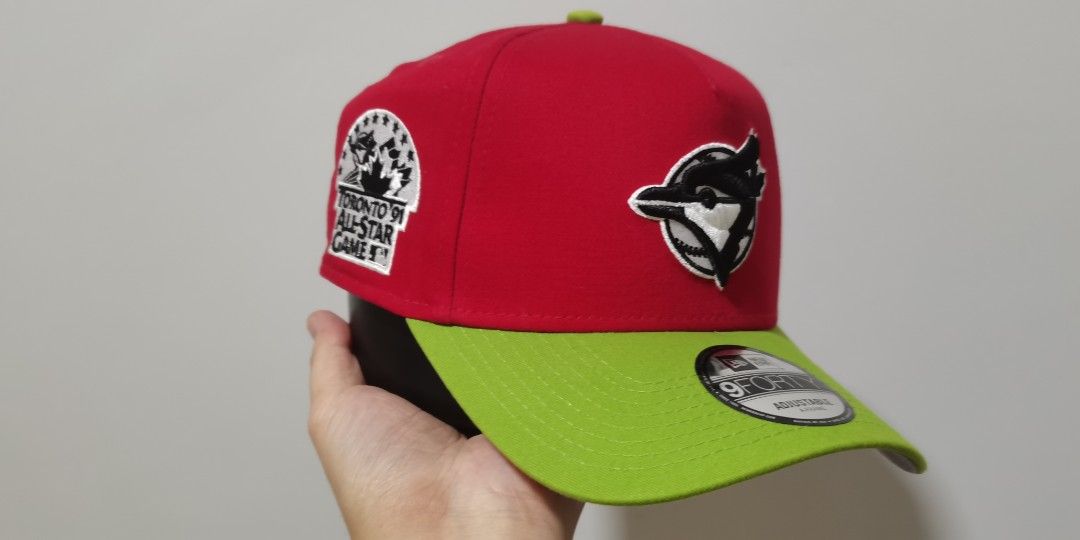 Original Sample Cap Toronto Blue Jays 9forty A-Frame (Category: Caps & Hats) located in Indang. Submitted by capitenyo (Listing ID 1461392498, Image 3). Description: Authentic Sample Cap Toronto Blue Jays 9forty Cap ✅ 9forty A-frame Snap back ✅ Dome Size - One Size Fits Most All ✅ Deep Red Dome and Apple Green Visor Color ✅ Color rate - 10/10 ✅ Materials - 100% Cotton ✅ Made in China ✅ Condition - Brand New, Excellent ⛔ May maliit na sulat sa und