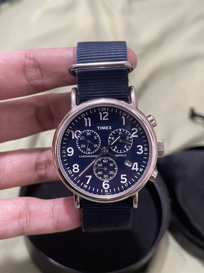 Original timex weekender men’s watch 40mm (Category: Men's Watches) located in Cabiao. Submitted by imeon13 (Listing ID 1461429074, Image 1). Description: maganda pa po xa original from japan box.. pinalitan q battery ung takip dko na maibalik kau na mgbalik 😅.