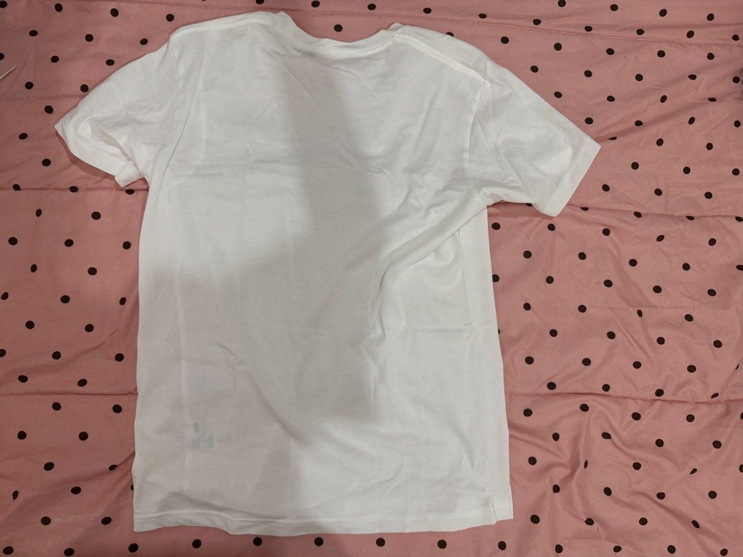 Oversized White T-Shirt (Category: Tshirts & Polo Shirts ) located in Paranaque City. Submitted by monduffcloset (Listing ID 1461556849, Image 1). Description: • See Defect Last Slide .