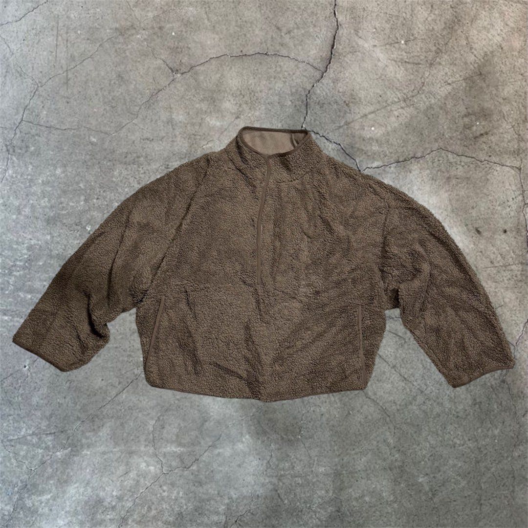 Oysho fleece half-zip jacket (Category: Coats, Jackets and Outerwear) located in Manila. Submitted by marx_g (Listing ID 1461540672, Image 1). Description: Oysho fleece half-zip jacket Size S Width: 25 Length: 21 PRICE: 1200 plus sf.