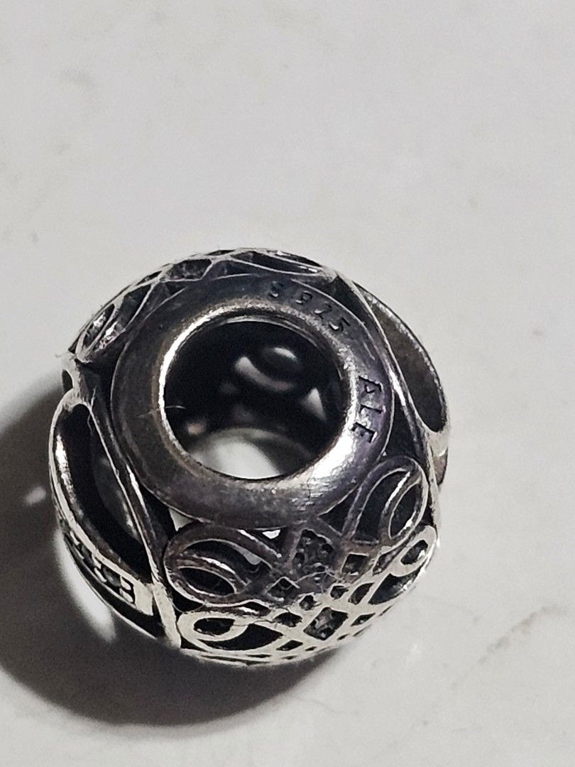 Pandora Vintage Letter Charm (Category: Charms) located in Manila. Submitted by onlinesmartshopping12 (Listing ID 1461438921, Image 3). Description: original no issue.
