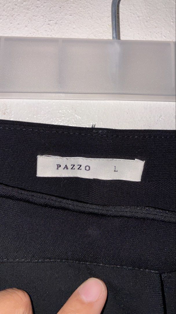 PAZZO Black Wide Leg Pants Size L (Category: Other Bottoms) located in Placer. Submitted by talaalond61563 (Listing ID 1461333238, Image 3). Description: - Brand: PAZZO - Color: Black - Style: Wide Leg Pants - Size: L on tag - Waist: 28 inches - Length: 40 inches - Features: Tie waist detail - Perfect for: Comfortable and stylish everyday wear, easily dressed up or down..