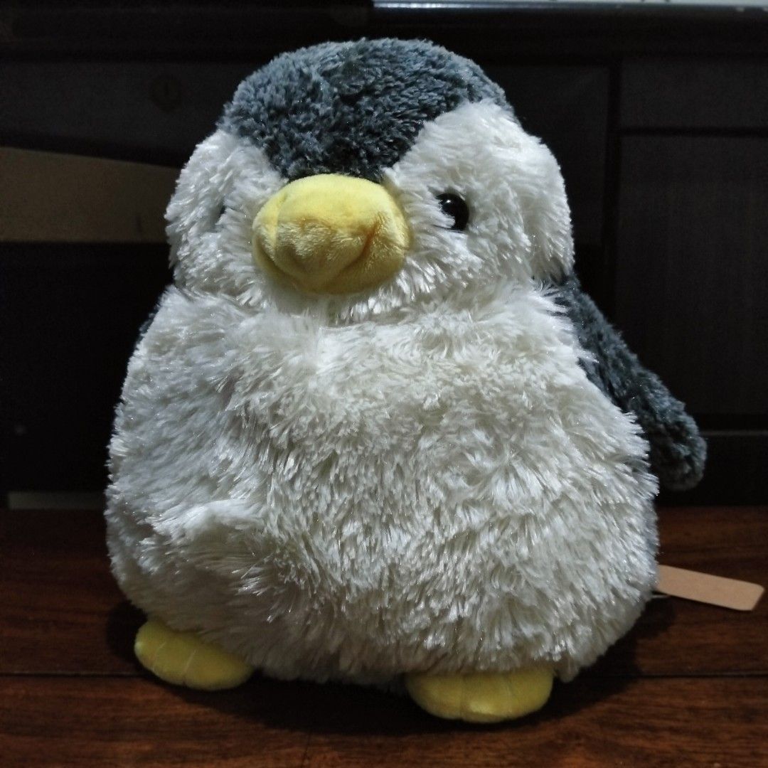 Penguin Plush (Category: Plushies & Soft Toys) located in Cabanatuan. Submitted by smol.nol (Listing ID 1461471093, Image 1). Description: CROSSPOSTED wts lfb ph Penguin Plush - In good condition PHP 100 rfs: decluttering MOP: GCash MOD: J&T 📍 Cabanatuan City, Nueva Ecija.