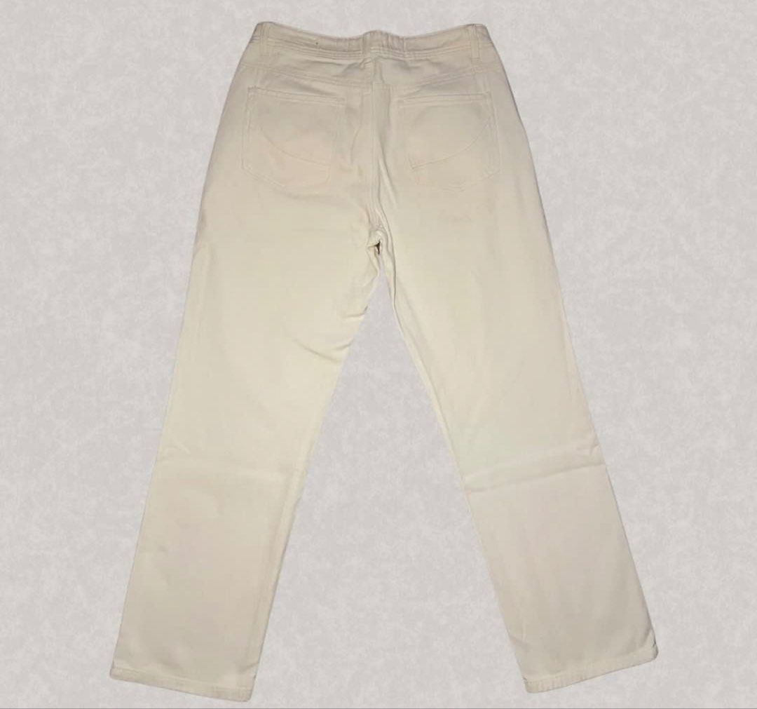 PENSHOPPE Soft Denim White Jeans (Category: Jeans) located in Bulacan. Submitted by aug.o_c (Listing ID 1461382641, Image 2). Description: 🏷️ PENSHOPPE | Waistline - 30 | Length - 38 inches | Leghole - 9 inches - Penshoppe brand, soft fabric very comfy, Best white pants out there!.