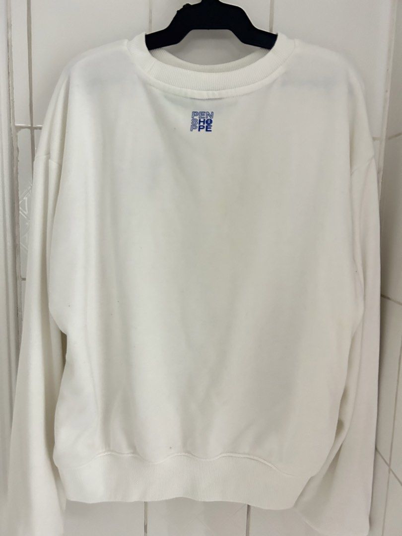 Penshoppe White sweater (Category: Coats, Jackets and Outerwear) located in Pasig City. Submitted by chloelovespink (Listing ID 1461338886, Image 2). Description: - Only used once, has a small stain but removable - RFS: decluttering.