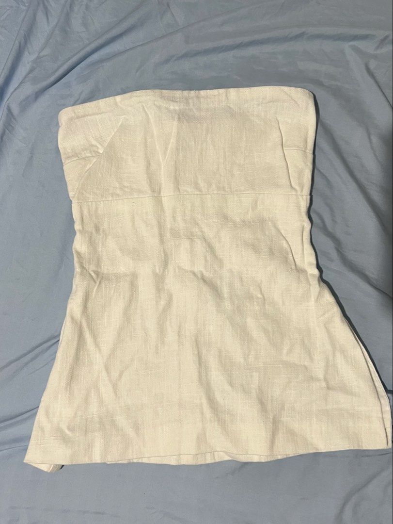 PERFECT STRANGER Menorca Top (Category: Sleeveless) located in Manila. Submitted by shecuratedit (Listing ID 1461407259, Image 3). Description: - Australian brand - AUS 6 - White - Never used - Bought for 80 AUD.