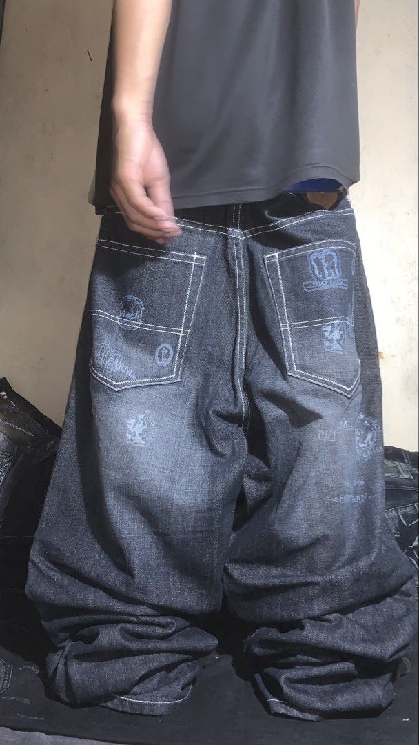 PHAT FARM (Category: Jeans) located in Aloran. Submitted by archives_wear (Listing ID 1461373227, Image 2). Description: WAIST 39-40 THIGH 15.5 LENGTH 47 LEG OPENING 10 PRICE 1999.