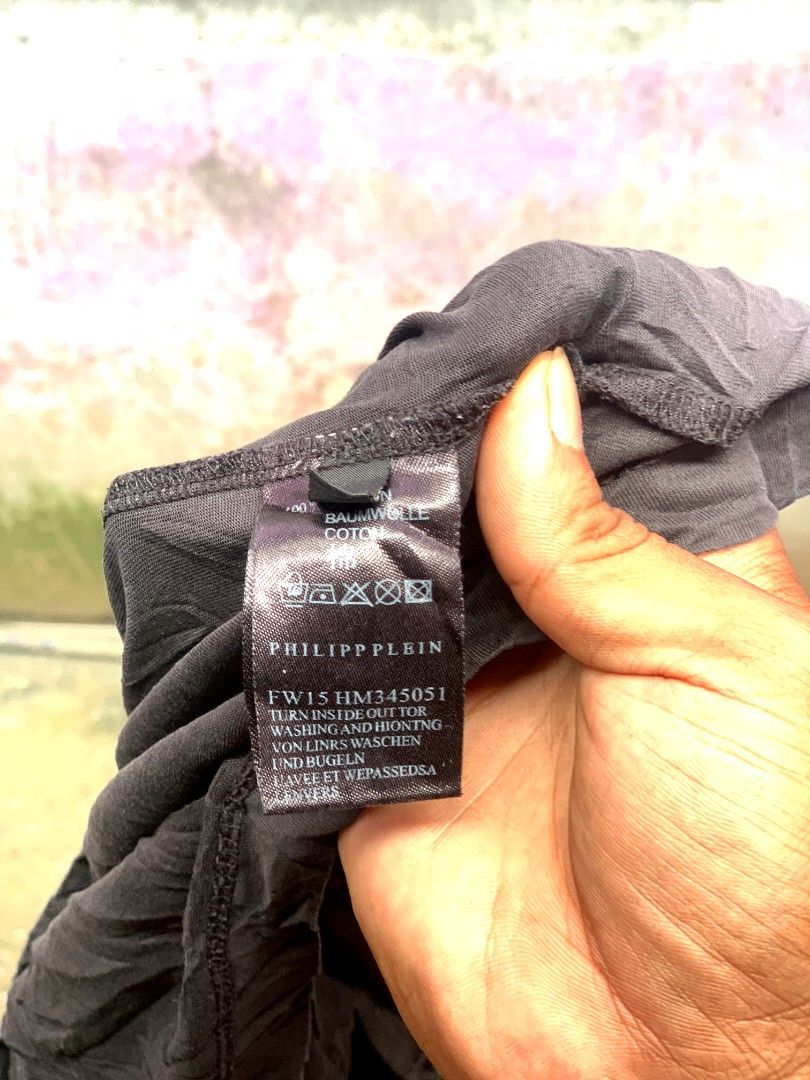 PHILIPP PLEIN (Category: Formal Shirts) located in Tubod. Submitted by moks.thrift (Listing ID 1461466515, Image 3). Description: DIMES: 20/25 COLOR RATE: 9/10 ISSUE: SMALL PINHOLE OFF/LEGIT.