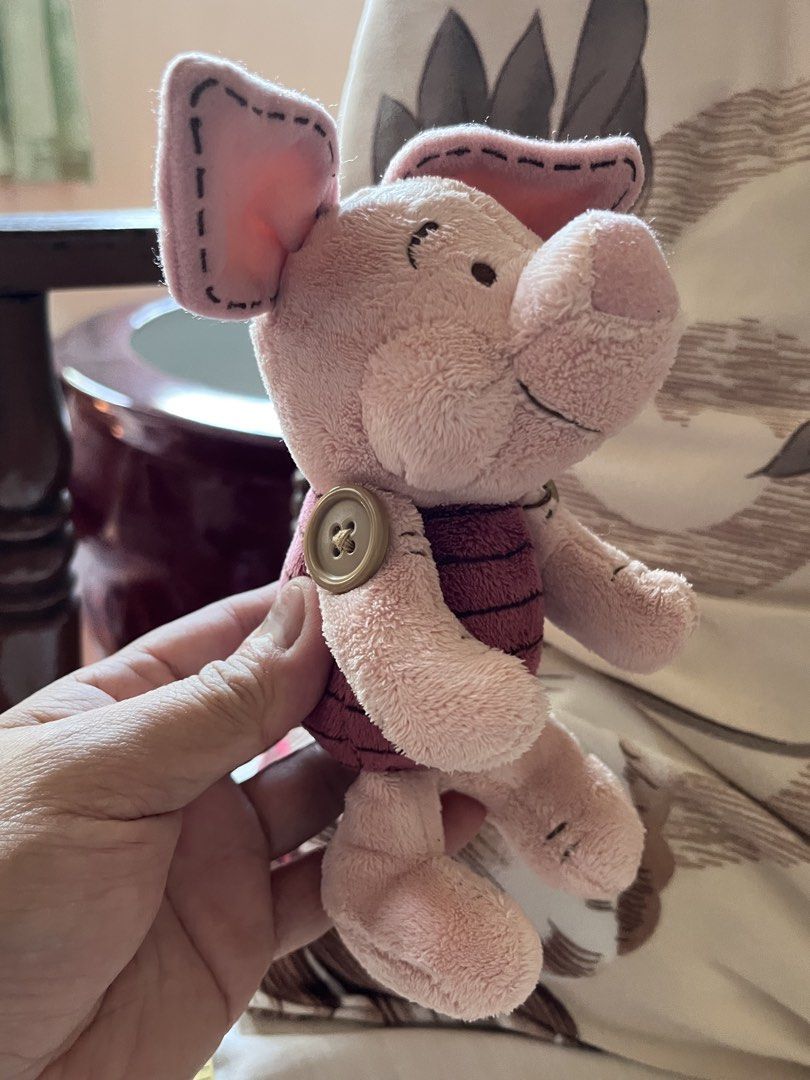 Piglet articulated plush (Category: Plushies & Soft Toys) located in Paranaque City. Submitted by bonsaiart (Listing ID 1461394924, Image 2). Description: Pre owned Good condition 580+sf Payment via GCASH or paymaya No to meetup No to cop / cod Shipping via j&t only.