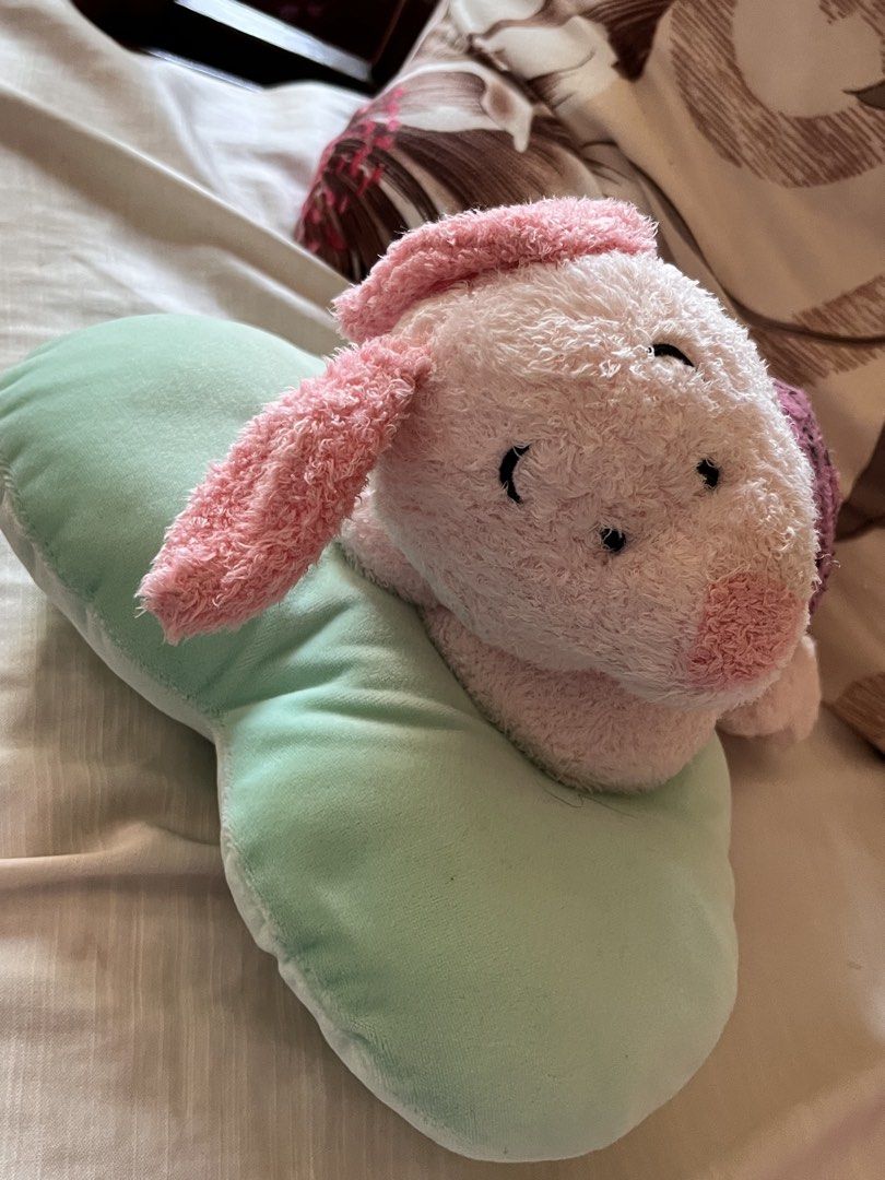 Piglet sleeping in heart pillow (Category: Plushies & Soft Toys) located in Paranaque City. Submitted by bonsaiart (Listing ID 1461402723, Image 2). Description: Pre owned Good condition 850+sf Payment via GCASH or paymaya No to meetup No to cop / cod Shipping via j&t only.