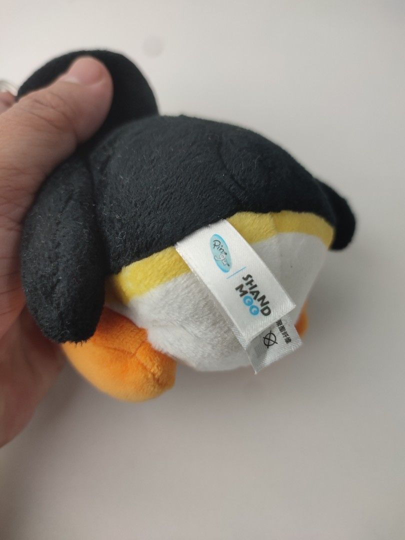 Pingu Penguin Plush Keychain (Category: Plushies & Soft Toys) located in Manila. Submitted by epicmountain-f20453 (Listing ID 1461514784, Image 2). Description: - Adorable Pingu penguin plush keychain - Super soft and cuddly material - Features a durable metal keyring and clip - Ideal for decorating bags, backpacks, or as a keychain - Authentic SHAND MOO brand.