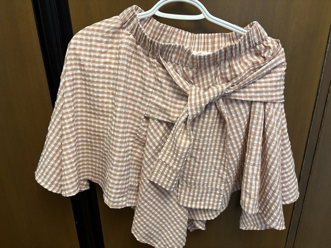 Pink Checkered Skirt with Ribbon (Category: Skirts) located in San Fernando. Submitted by yunie_corn (Listing ID 1461355682, Image 1). Description: ✅ Layered Skirt ✅ With Garter ✅ Waist - 25 - 30 in ✅ Payment through GCash or BDO 📍Pampanga.
