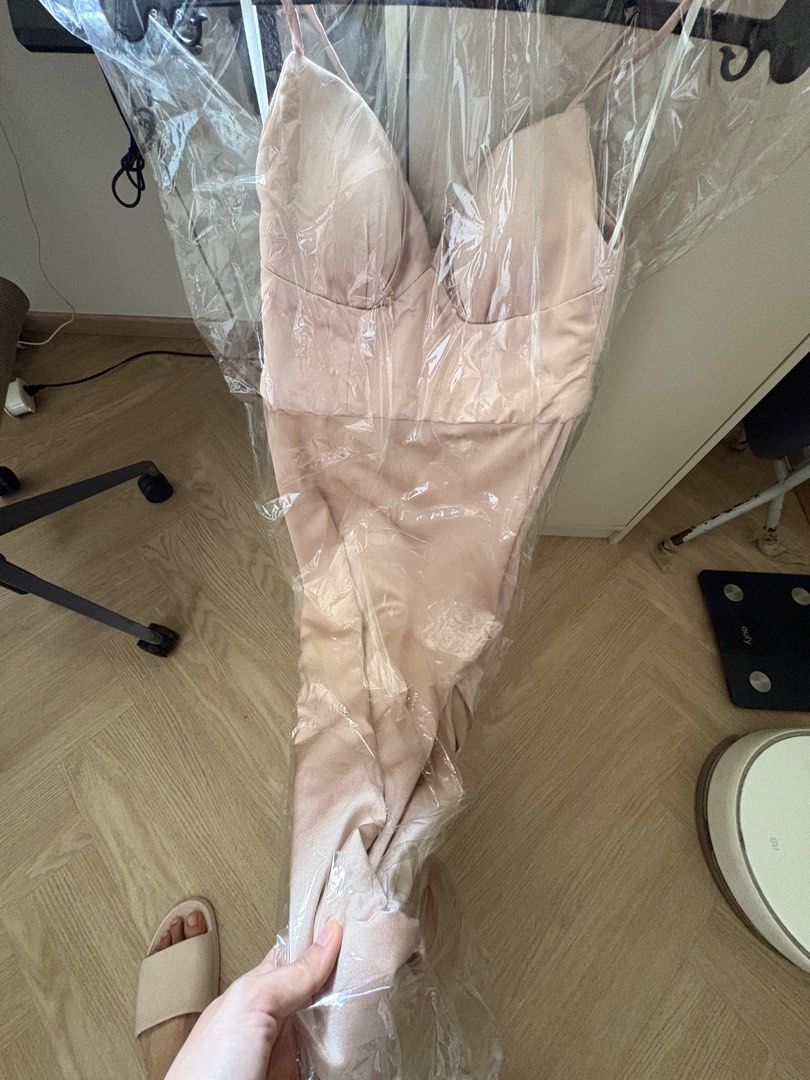 Pink Gown (Category: Dresses) located in Pasig City. Submitted by dcvirata (Listing ID 1461376571, Image 3). Description: - Light pink satin slip dress - Spaghetti straps - Sweetheart neckline with boning detail - Midi length - Ideal for weddings - Can pair with Filipiniana top see last photo.
